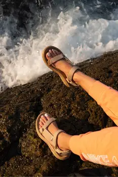  Женские сандалии, легкие летние роскошные сандалии, Женская обувь для взрослых, дышащая пляжная домашняя