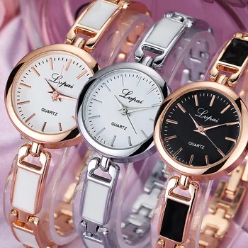  Модные женские кварцевые наручные часы Часы с браслетом из сплава Простой темперамент Универсальные аксессуары для поездок на работу Роскошные наручные часы